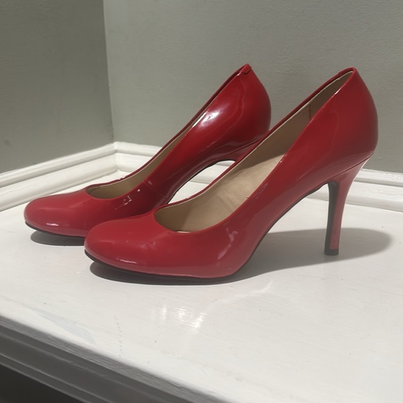 Nine West Red Roundtoe Patent Leather Pumps-size 8.5 - Picture 4 of 9